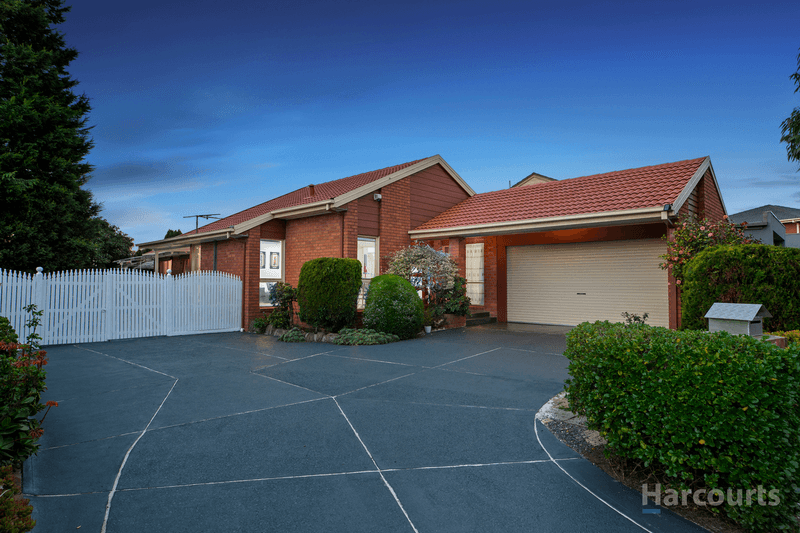 132 Wallace Road, Wantirna South, VIC 3152