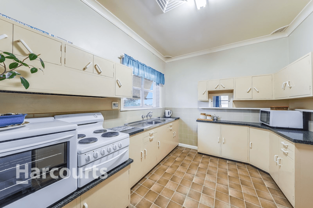 22 Campbellfield Avenue, Bradbury, NSW 2560