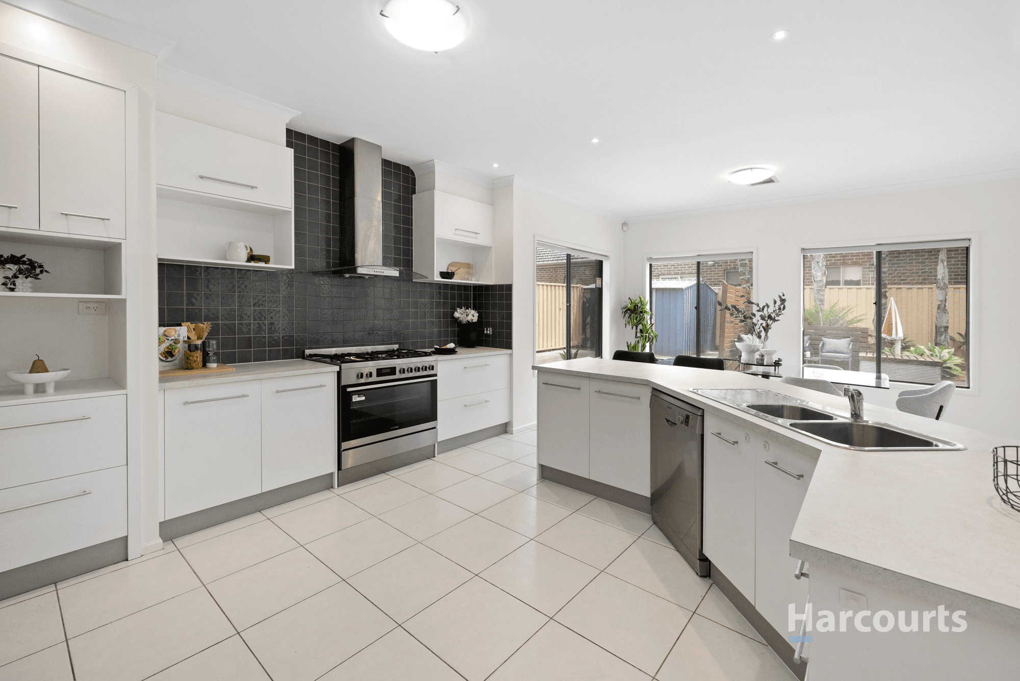 35 The Avenue, Caroline Springs, VIC 3023