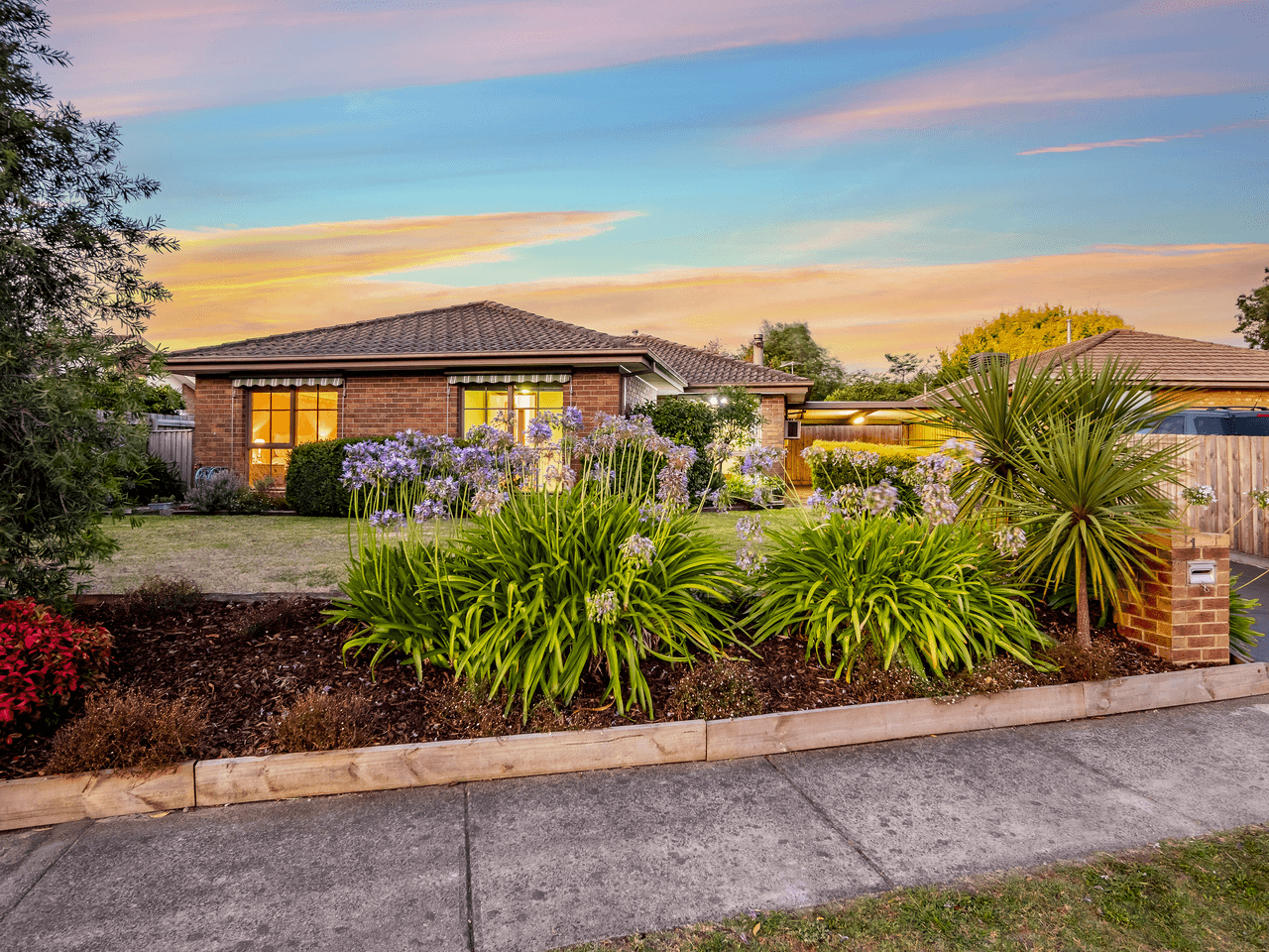 1 Sturrock Court, BERWICK, VIC 3806