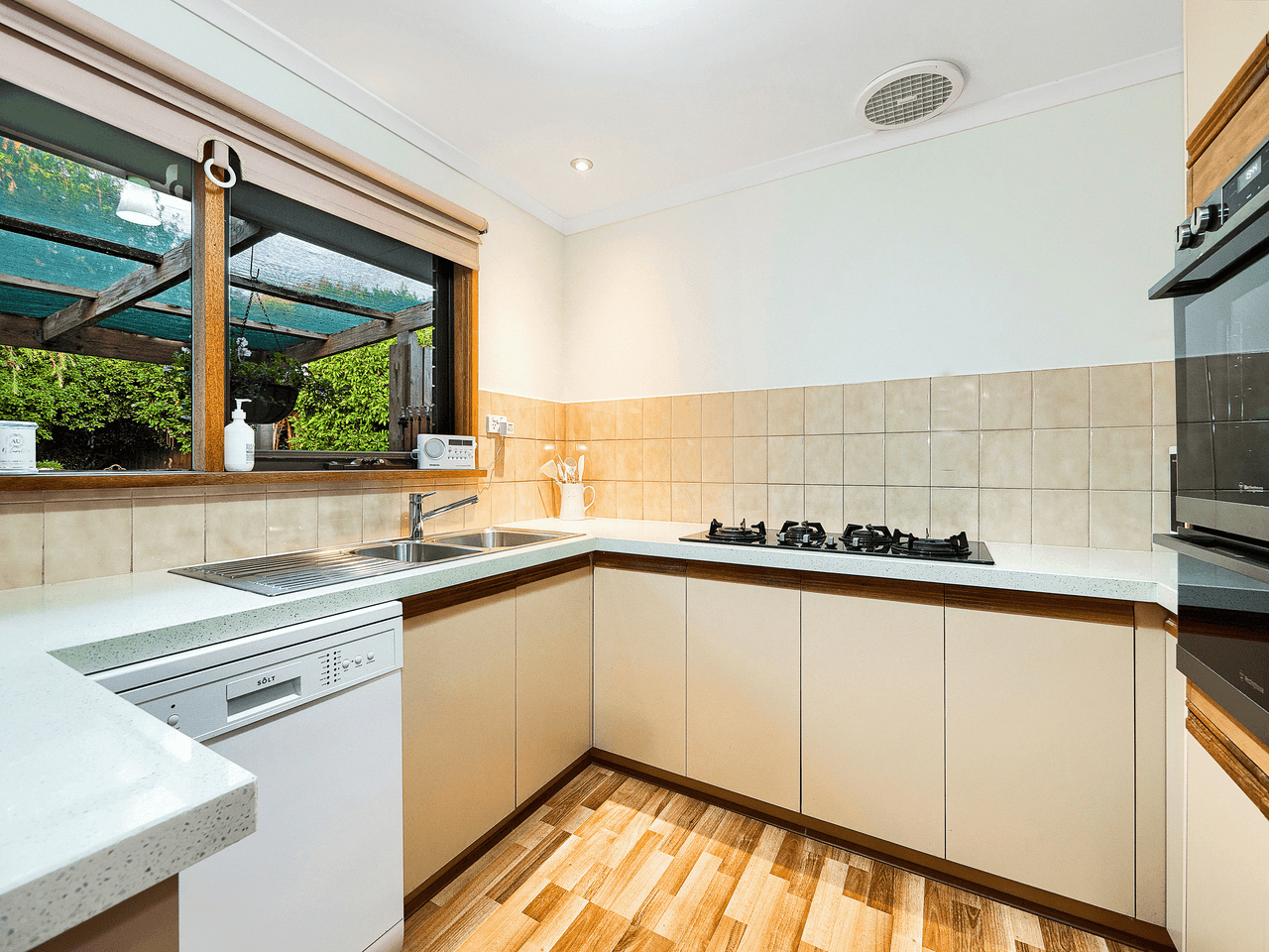 1 Sturrock Court, BERWICK, VIC 3806