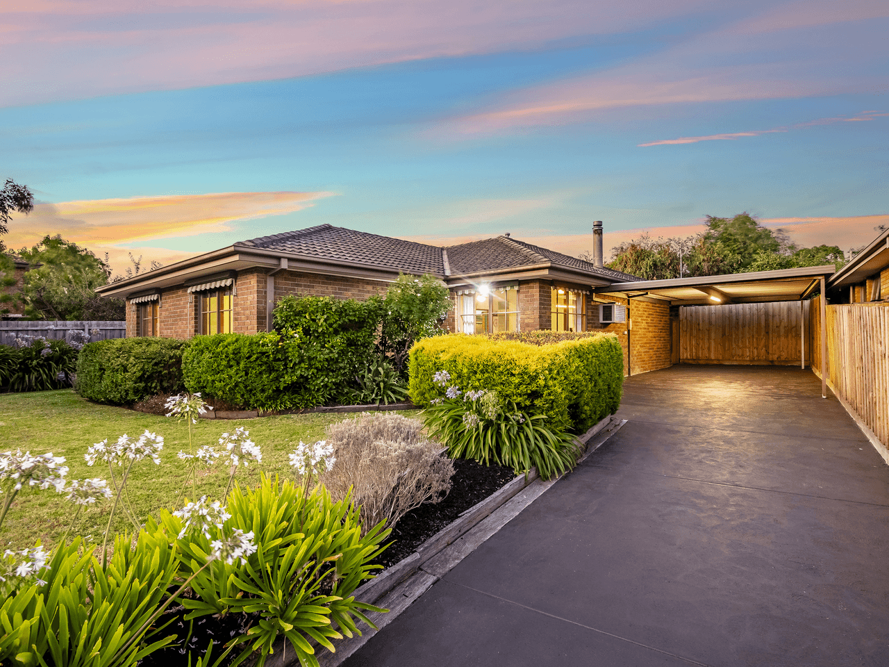 1 Sturrock Court, BERWICK, VIC 3806