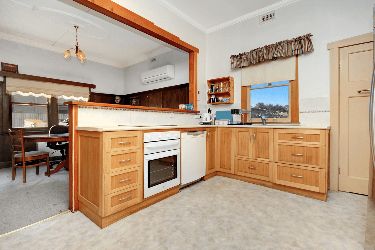 32 Railway Avenue, HORSHAM, VIC 3400