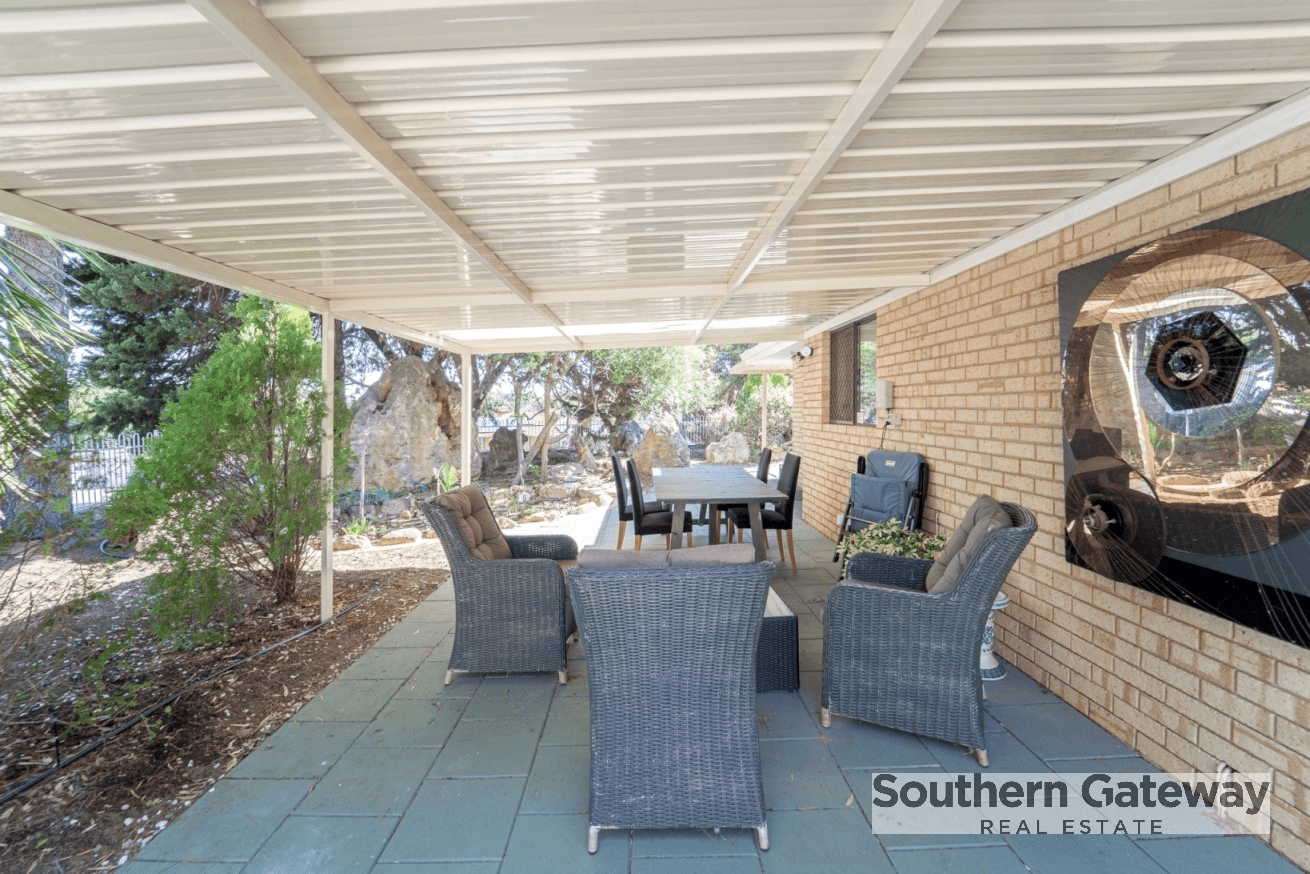 16 Skottowe Parkway, PARMELIA, WA 6167