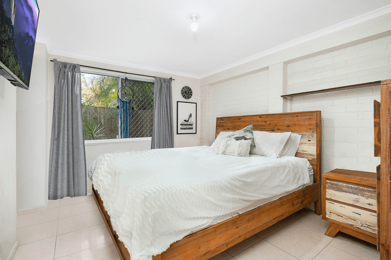 5 Augusta Street, CRESTMEAD, QLD 4132