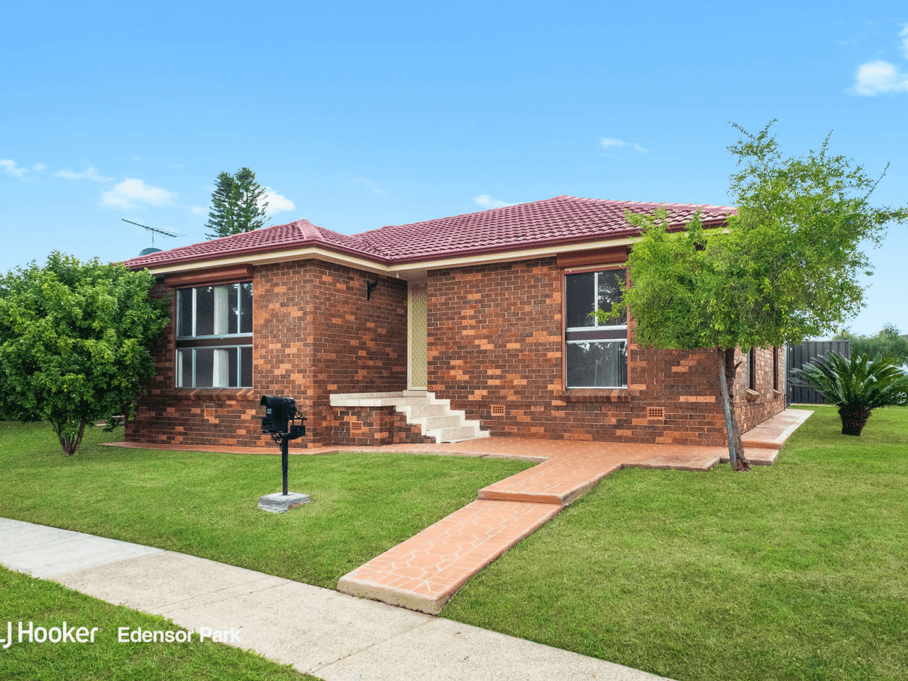 32 Barker Street, BOSSLEY PARK, NSW 2176