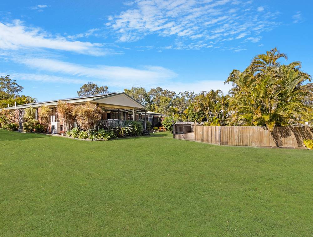 49 Wellington Crescent, WONDUNNA, QLD 4655