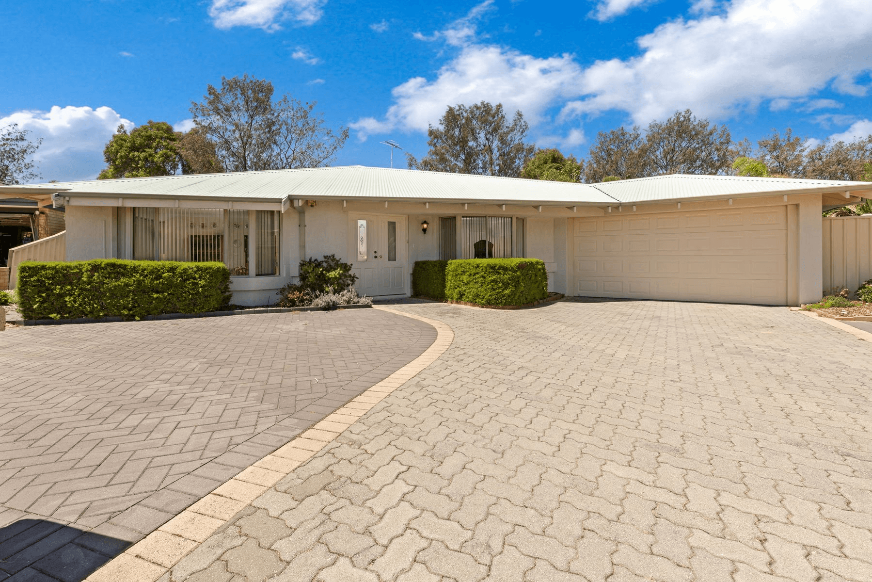 10 Fairlie Grove, KINROSS, WA 6028