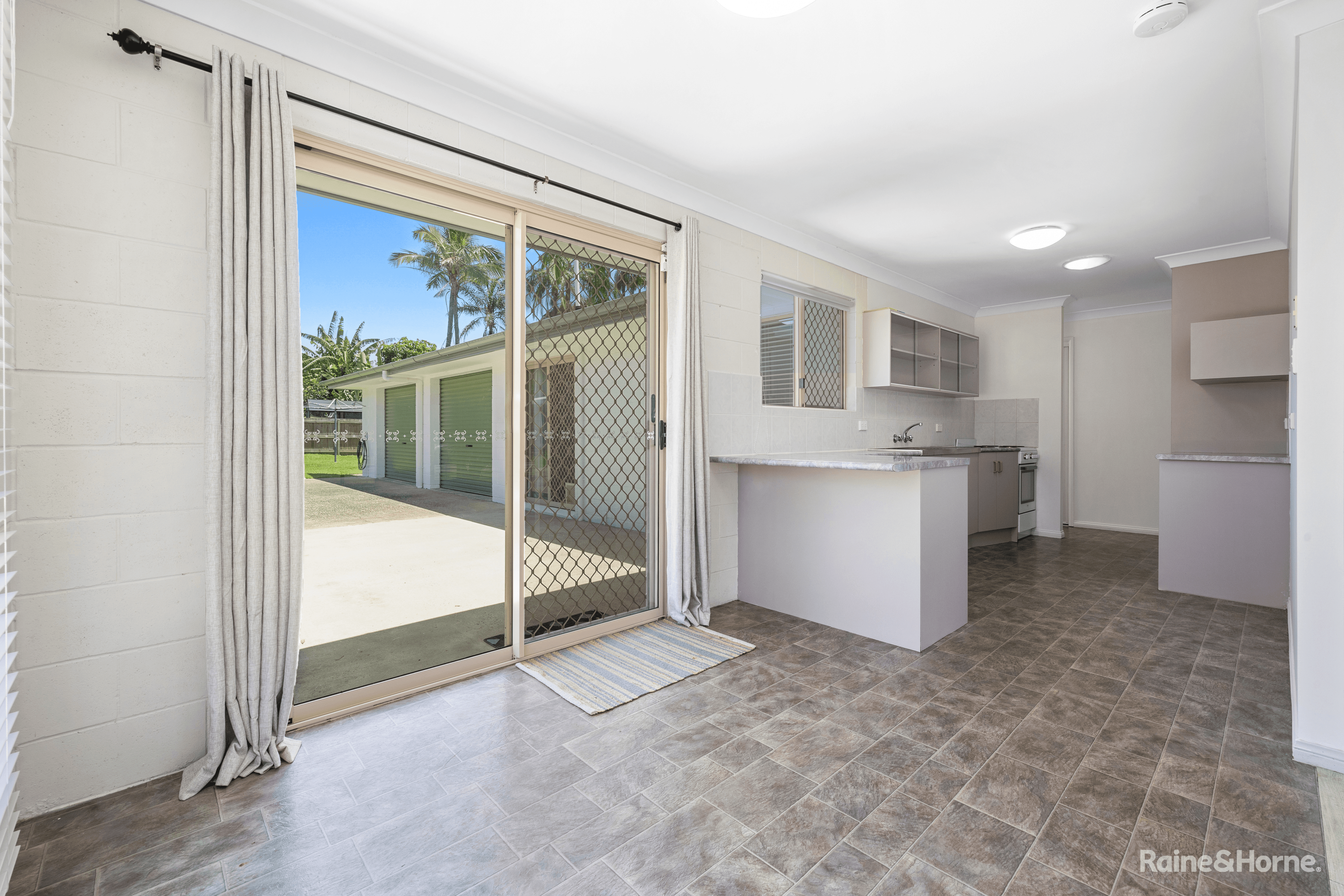 34 Surfside Crescent, POTTSVILLE, NSW 2489