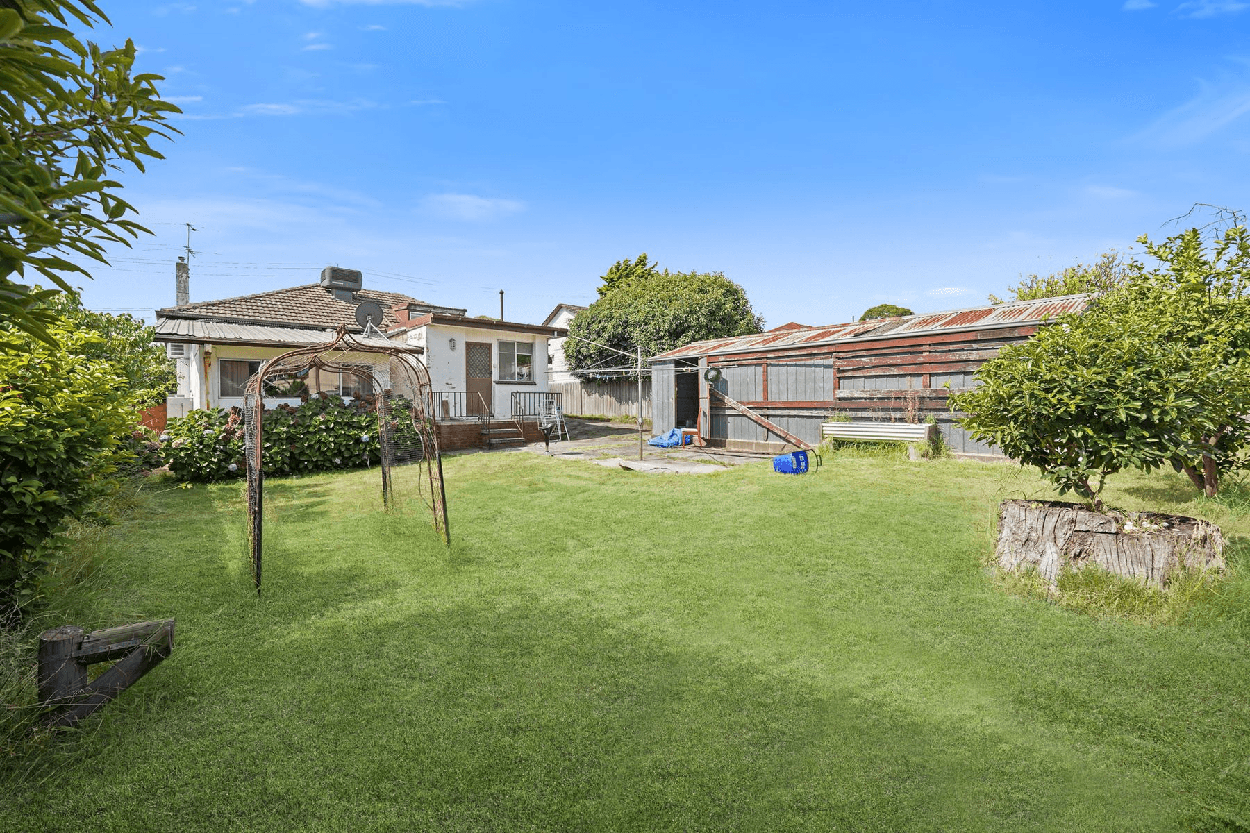 24 Bottlebrush Drive, DOVETON, VIC 3177