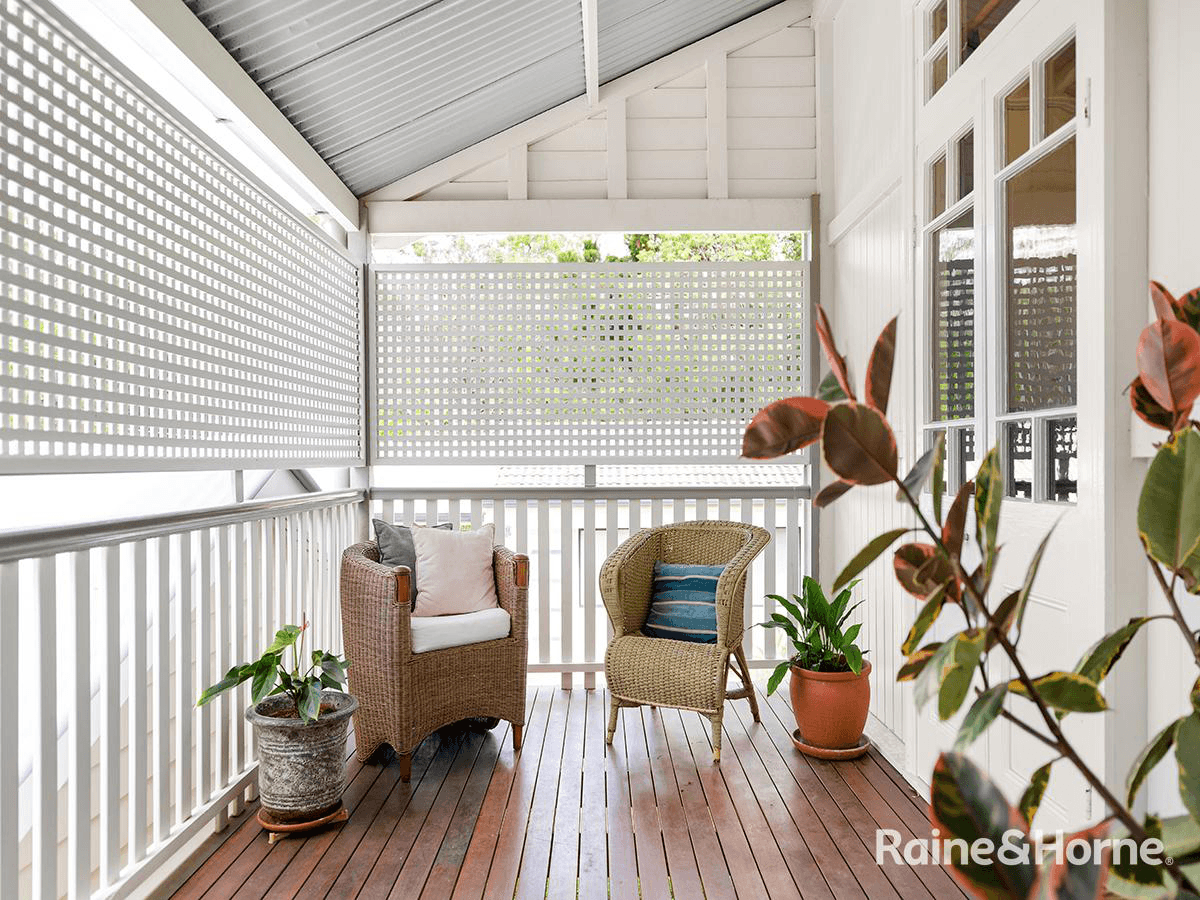 17 Carnarvon Road, INDOOROOPILLY, QLD 4068