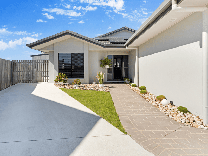 26 Earl St Vincent Circuit, ELI WATERS, QLD 4655