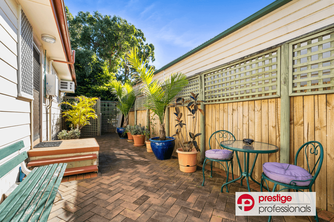 16 Derna Road, HOLSWORTHY, NSW 2173