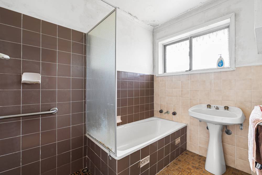 10-12 Compton Street, North Gosford, NSW 2250