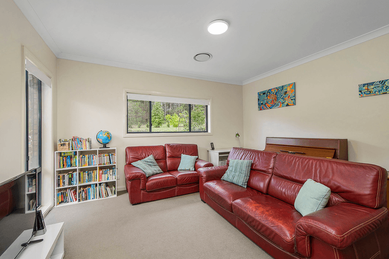 6 Tuscan Close, KING CREEK, NSW 2446