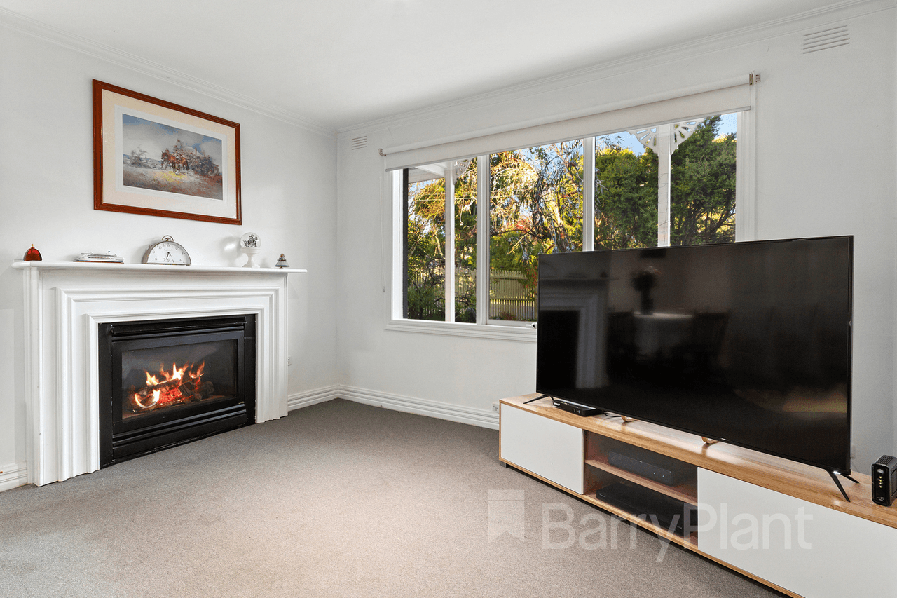 11 Mcmahons Road, Ferntree Gully, VIC 3156