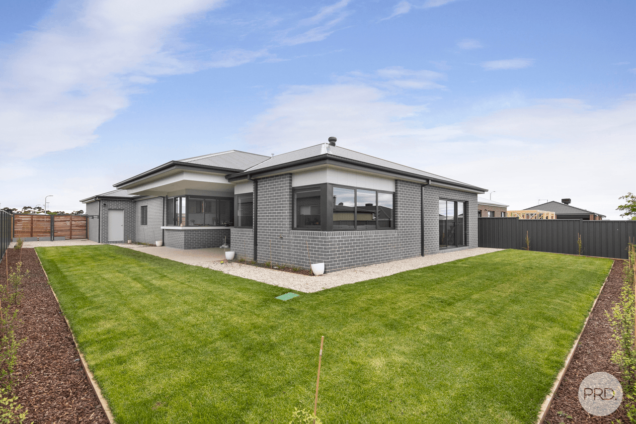 18 Mary Drive, ALFREDTON, VIC 3350