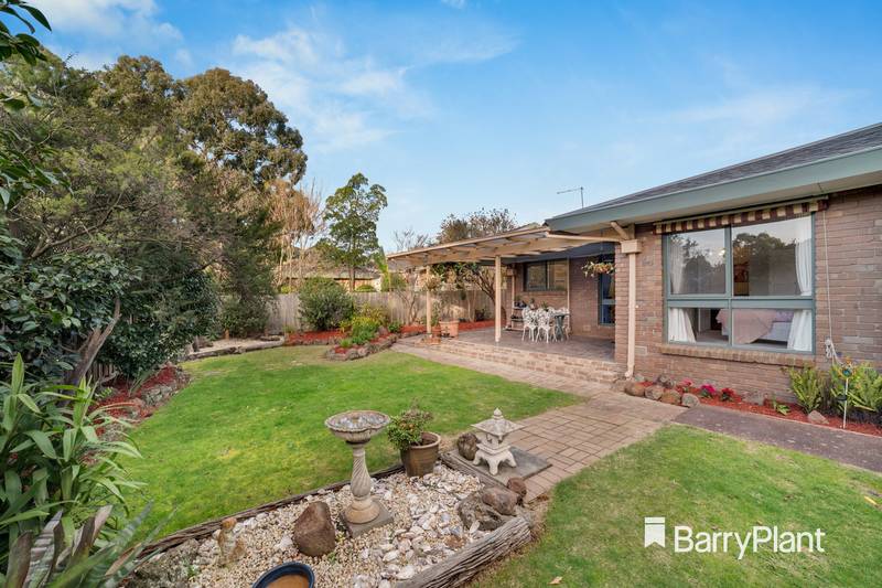 5 Greenways Road, Glen Waverley, VIC 3150