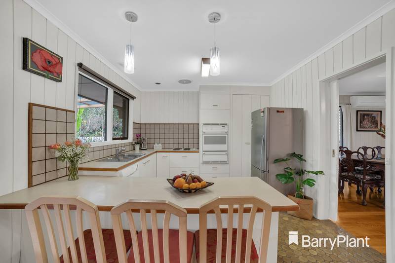 5 Greenways Road, Glen Waverley, VIC 3150