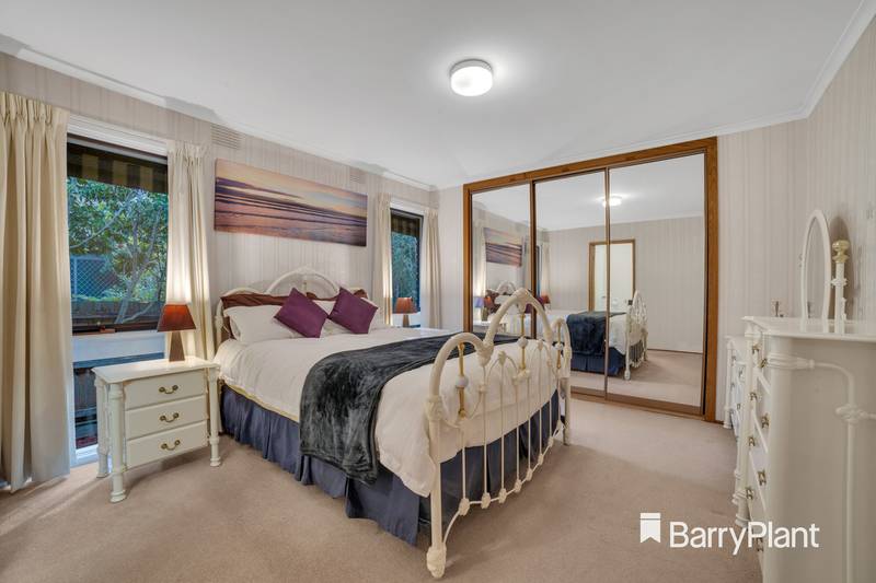 5 Greenways Road, Glen Waverley, VIC 3150