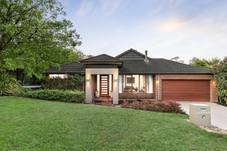 1 Wisteria Way, Warranwood, VIC 3134