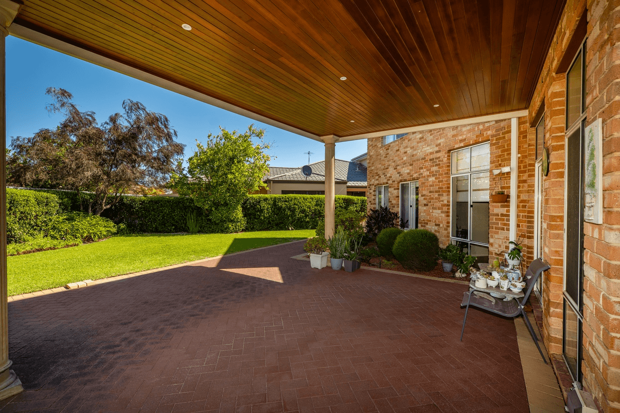 6 Arrowgrass Road, CANNING VALE, WA 6155