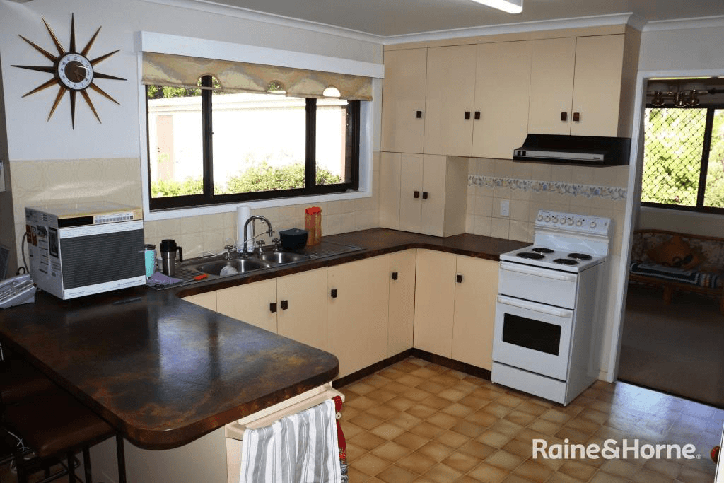 10 Kathy Street, KINGAROY, QLD 4610