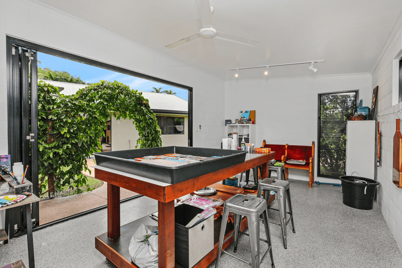 43 Stanton Road, SMITHFIELD, QLD 4878