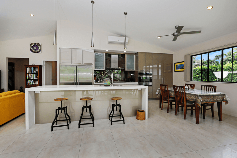 43 Stanton Road, SMITHFIELD, QLD 4878