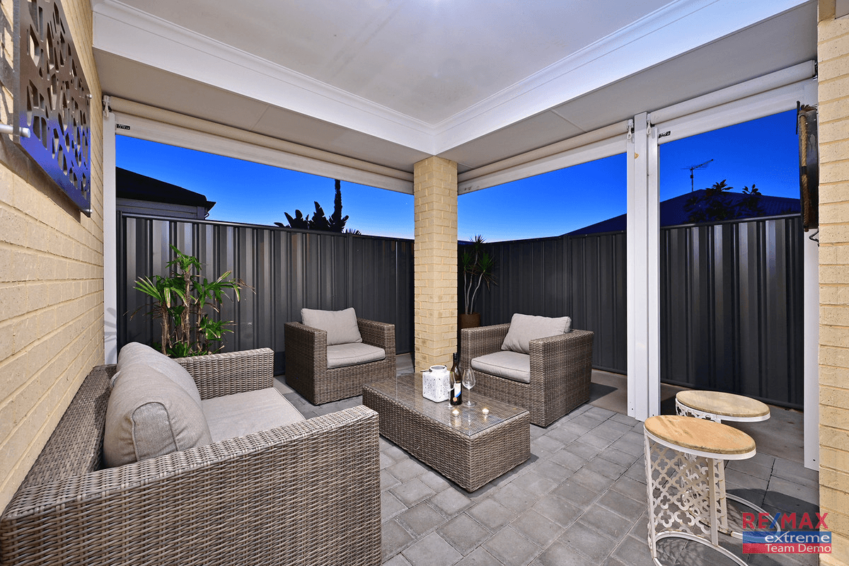 11 Wallangarra Road, Carramar, WA 6031