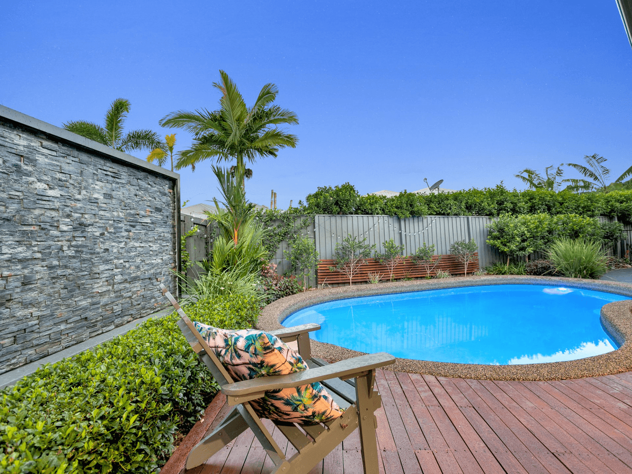 8 Bushlark Place, SMITHFIELD, QLD 4878