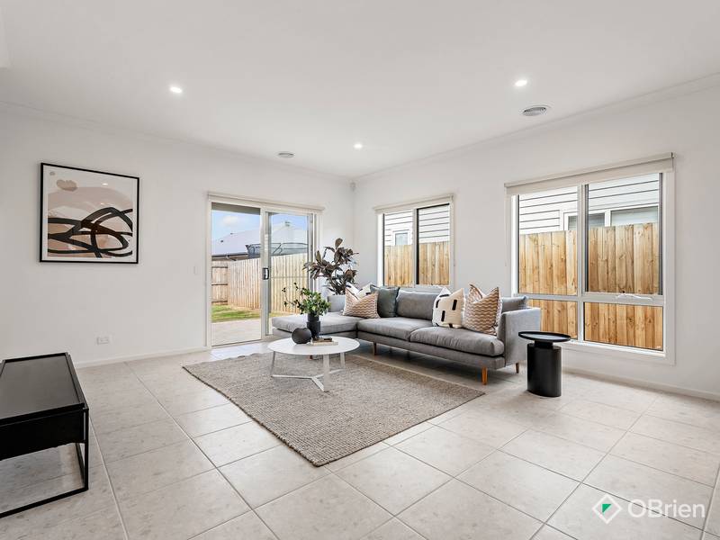 8 Baringhup Street, Eynesbury, VIC 3338