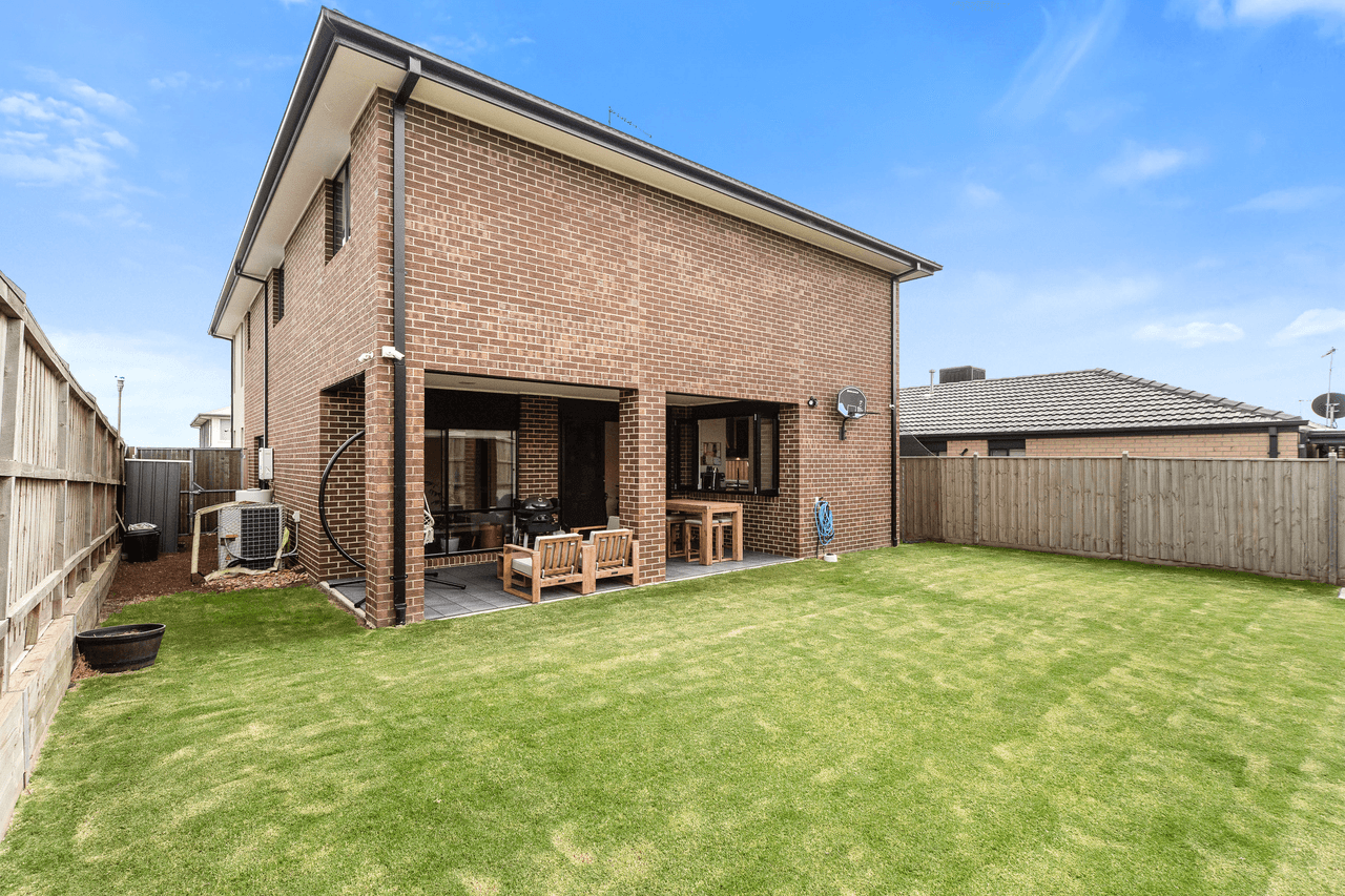 27 Pedro Street, CLYDE NORTH, VIC 3978
