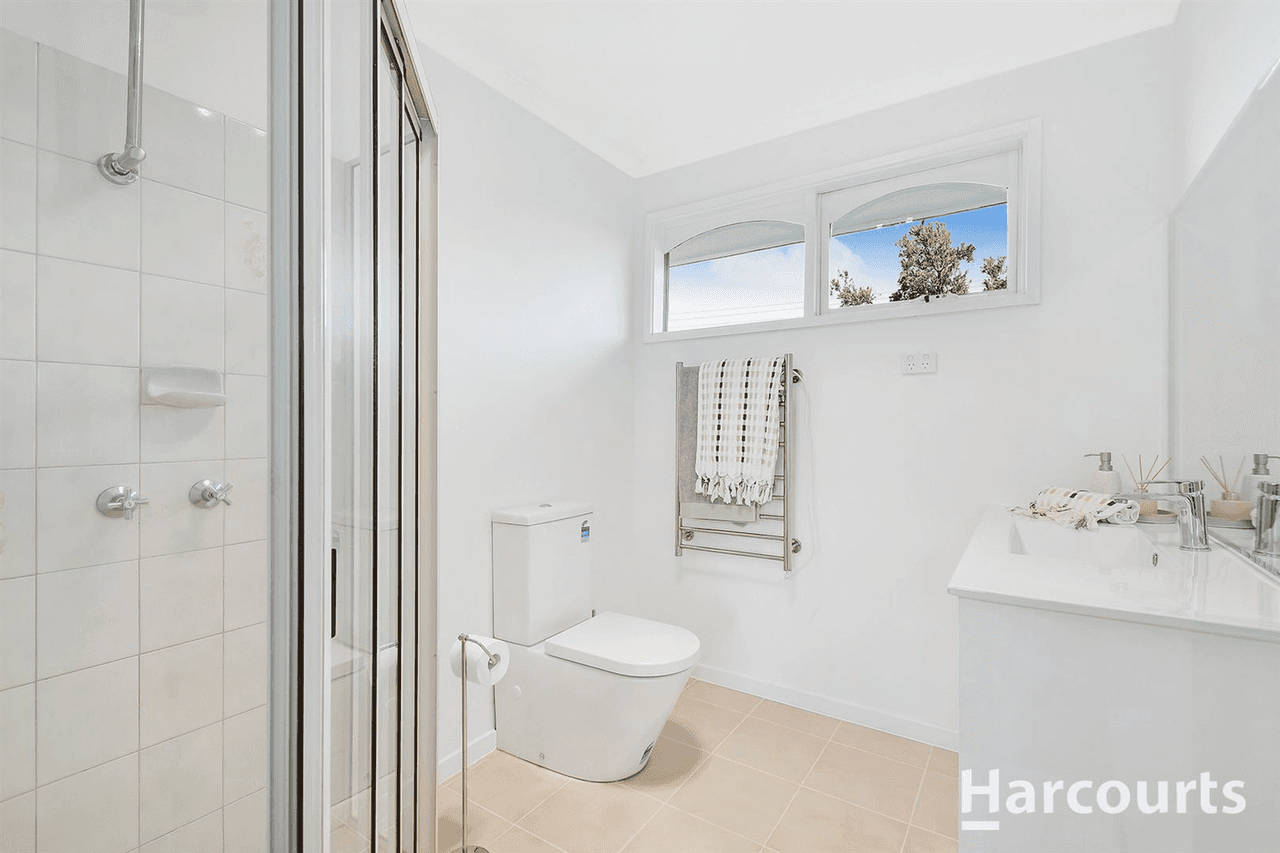 13 Neasham Drive, DANDENONG NORTH, VIC 3175