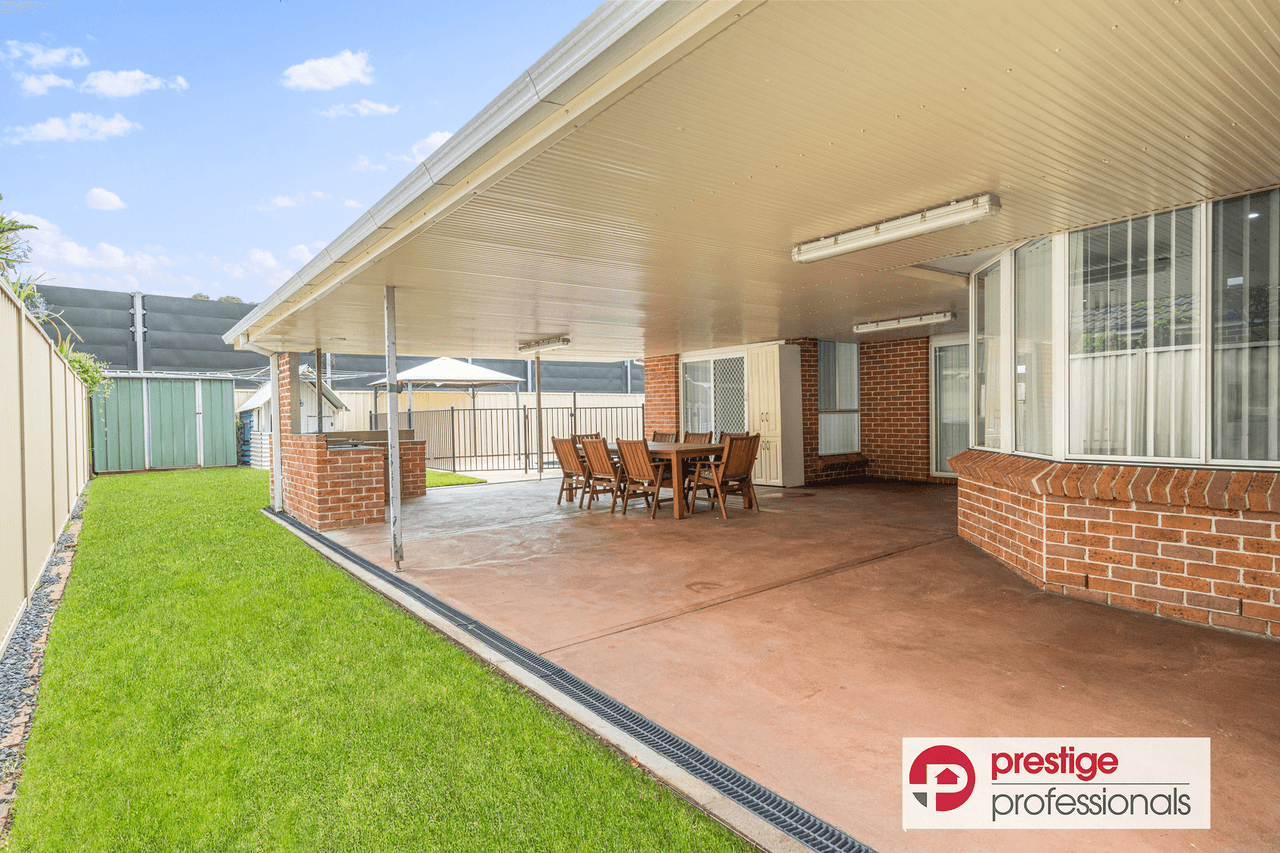 22 Barwon Court, WATTLE GROVE, NSW 2173