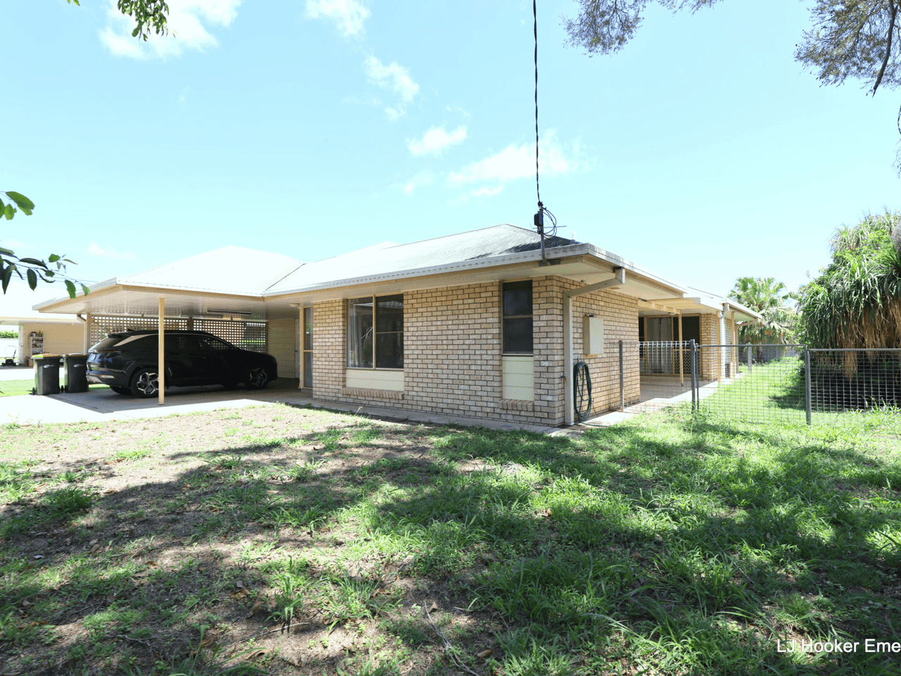 2 Chalmers Cres, EMERALD, QLD 4720