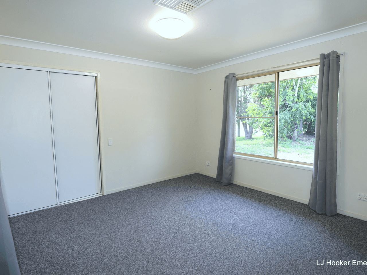 2 Chalmers Cres, EMERALD, QLD 4720