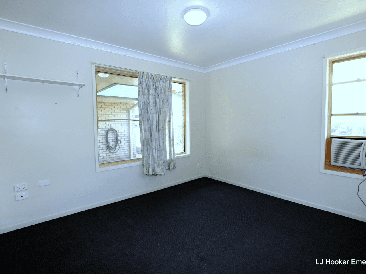 2 Chalmers Cres, EMERALD, QLD 4720