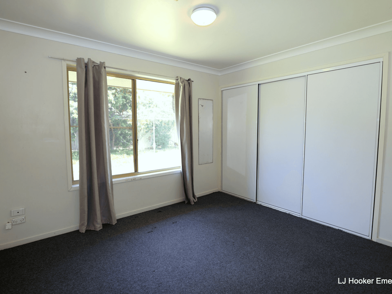 2 Chalmers Cres, EMERALD, QLD 4720