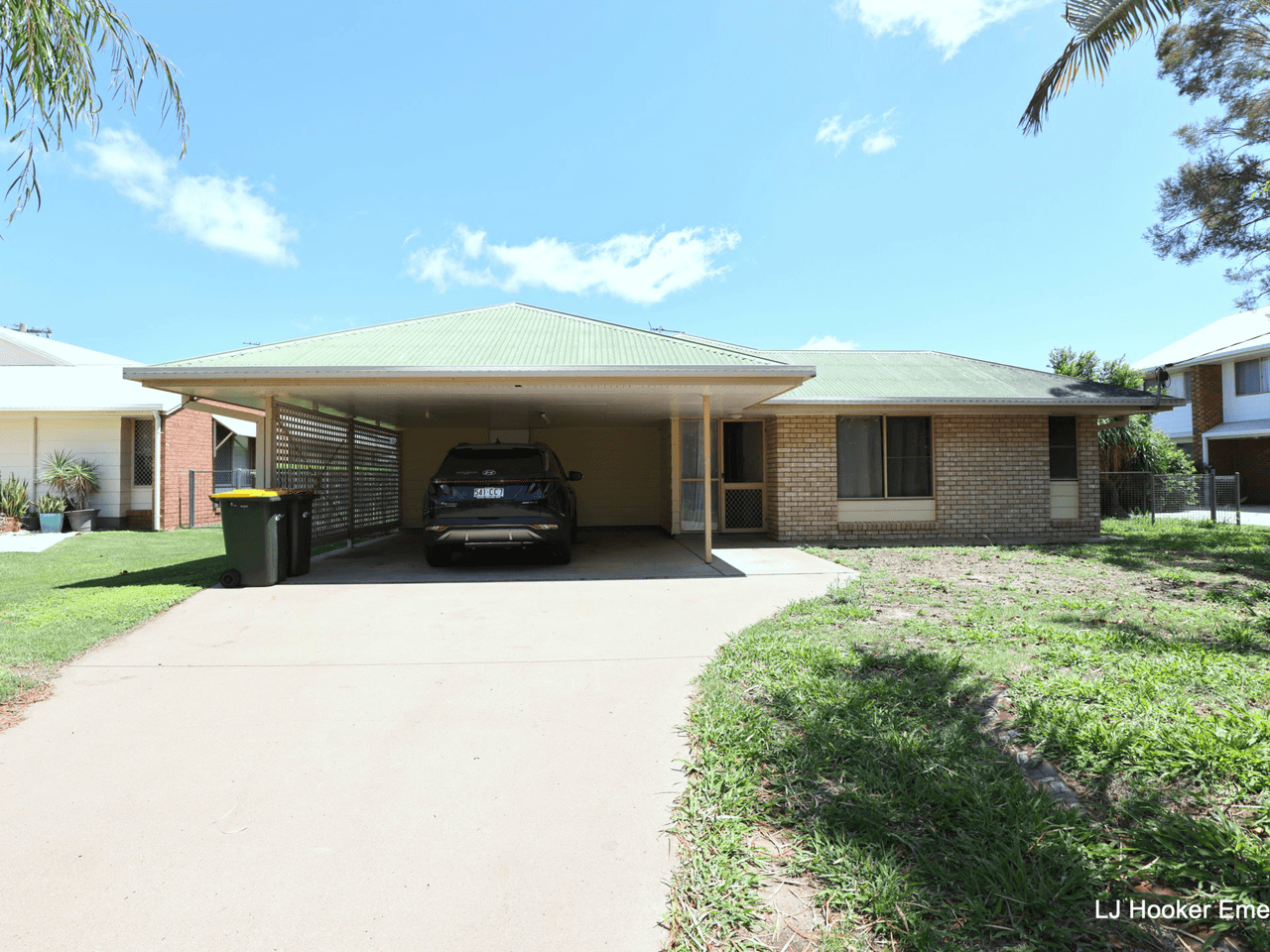 2 Chalmers Cres, EMERALD, QLD 4720