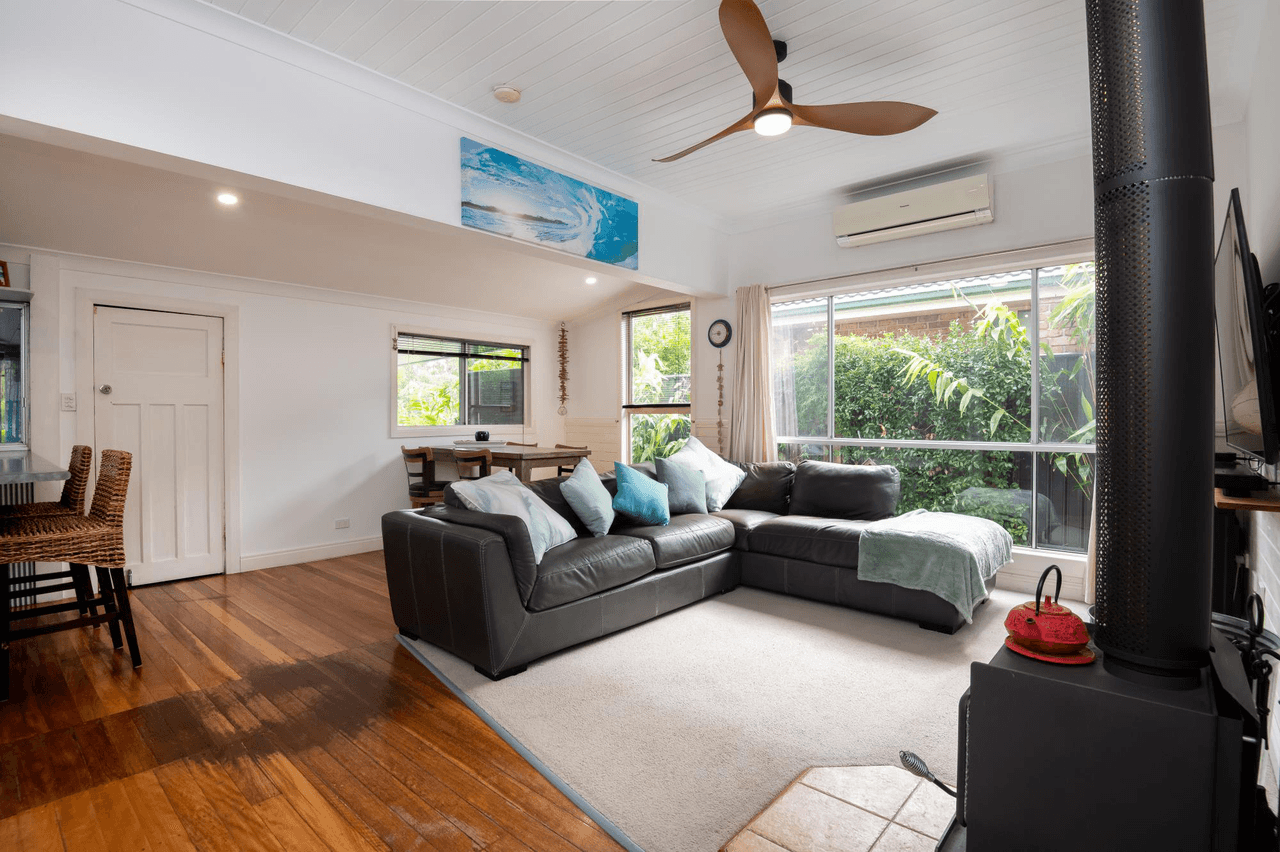 6 Turpentine Avenue, SANDY BEACH, NSW 2456