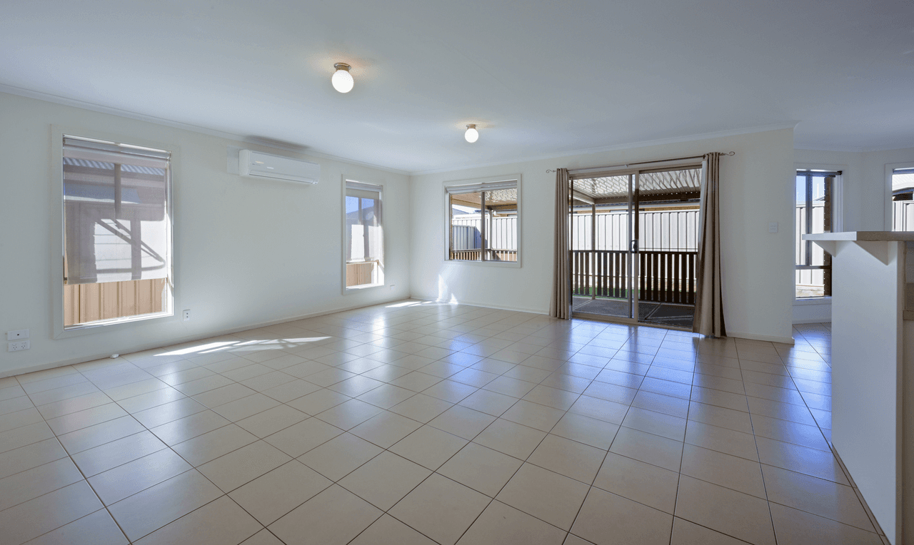 9 Bradshaw Street, WHYALLA JENKINS, SA 5609