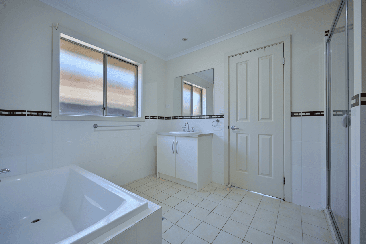 9 Bradshaw Street, WHYALLA JENKINS, SA 5609