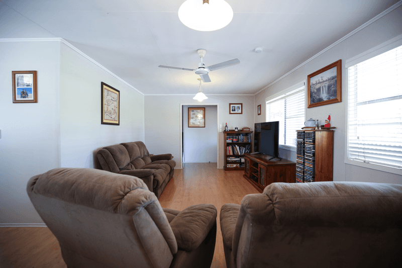 2 Chifley Court, MORANBAH, QLD 4744