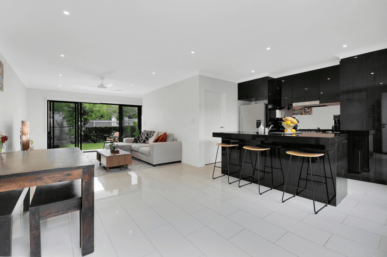 52 Peninsula Drive, ROBINA, QLD 4226