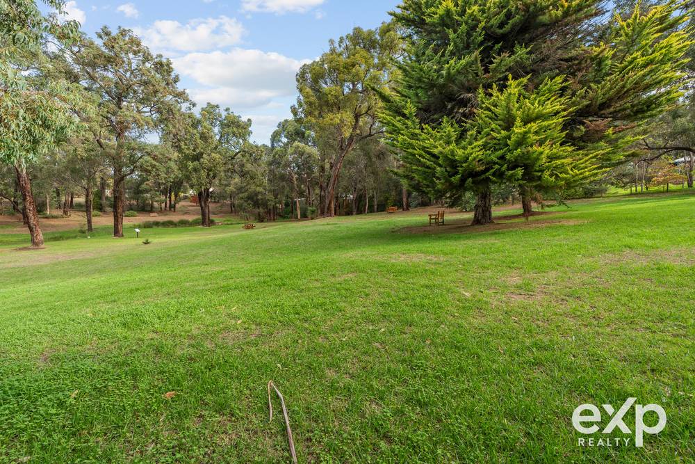 11 Peninsula Road, Bridgetown, WA 6255