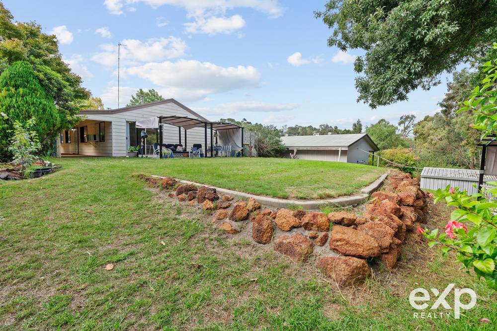 11 Peninsula Road, Bridgetown, WA 6255