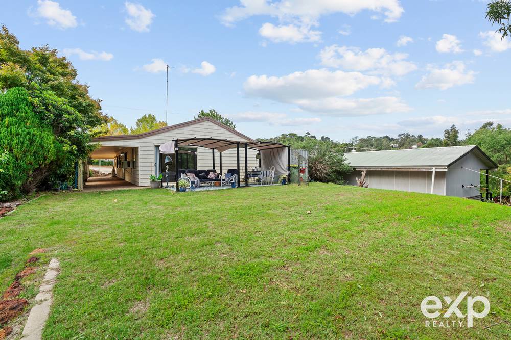 11 Peninsula Road, Bridgetown, WA 6255