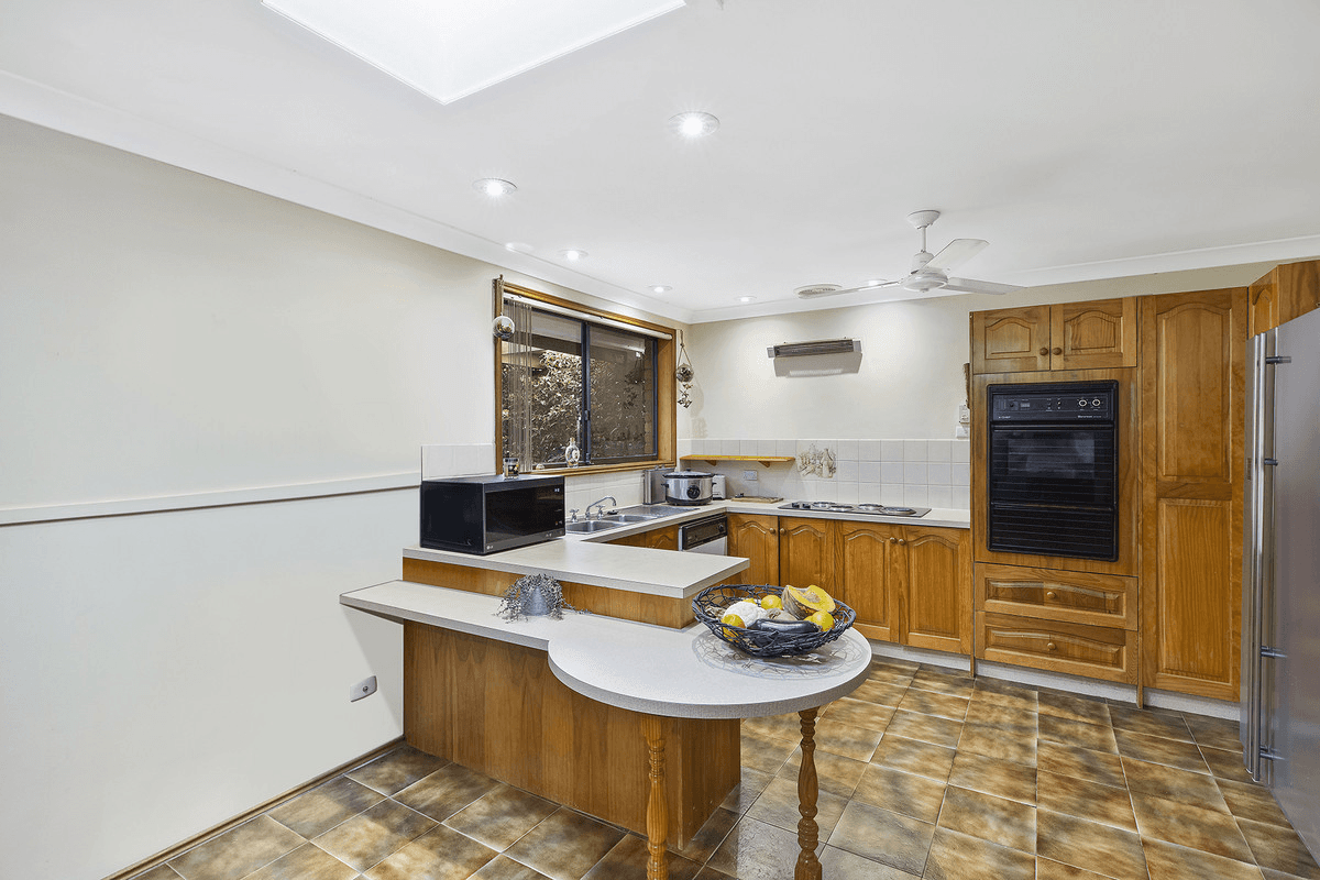 14 Highclere Avenue, BATEAU BAY, nsw 2261