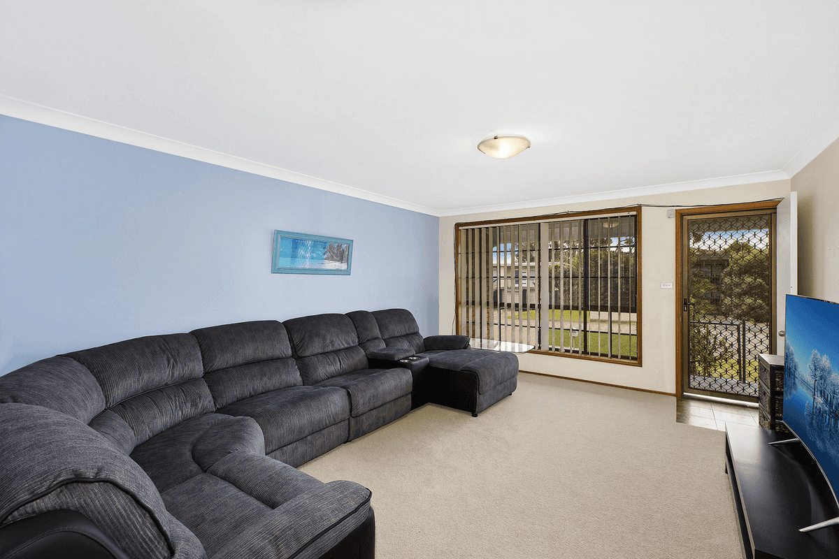 14 Highclere Avenue, BATEAU BAY, nsw 2261